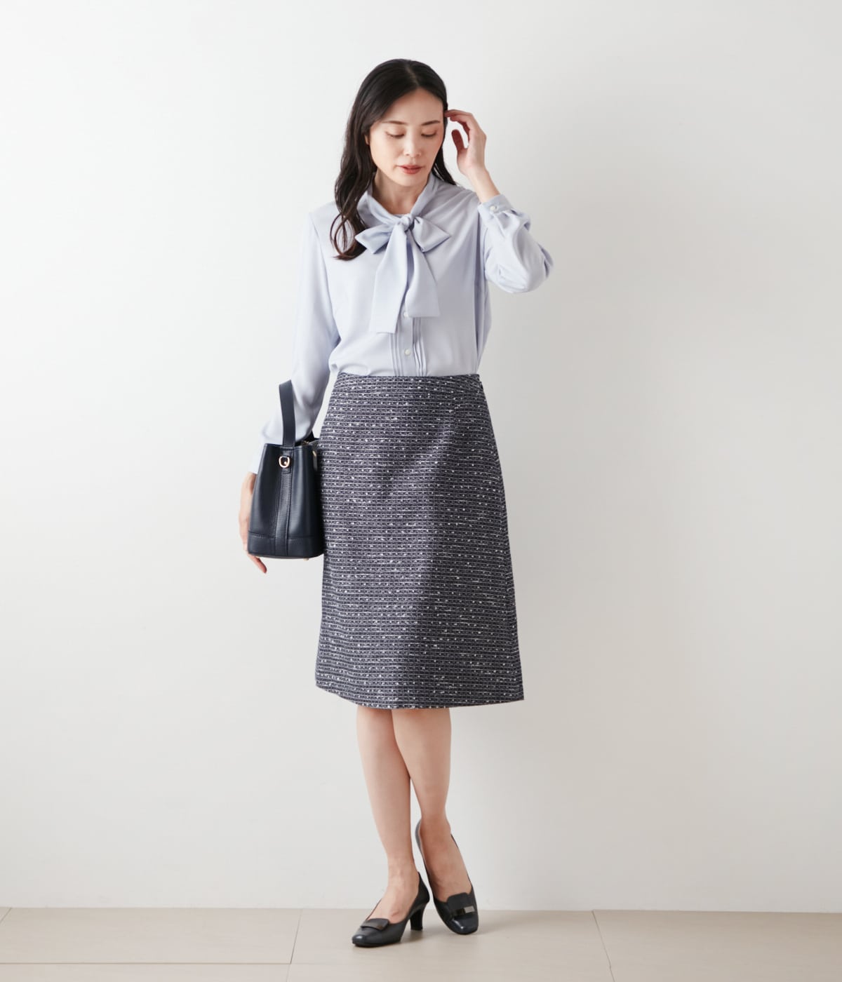 マットサテン ピンタックボウタイブラウス(51625114-2025