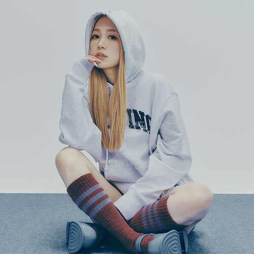 Fall In Love With You Again Tour 2025」のオフィシャルグッズ予約