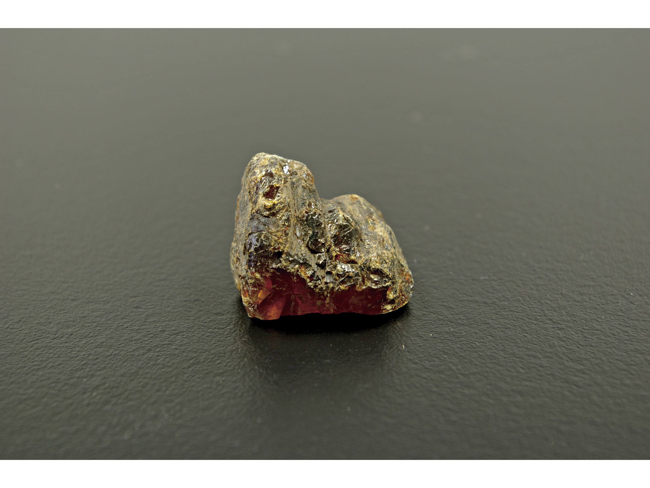 蛍光鉱物セット「光る石の不思議な世界」