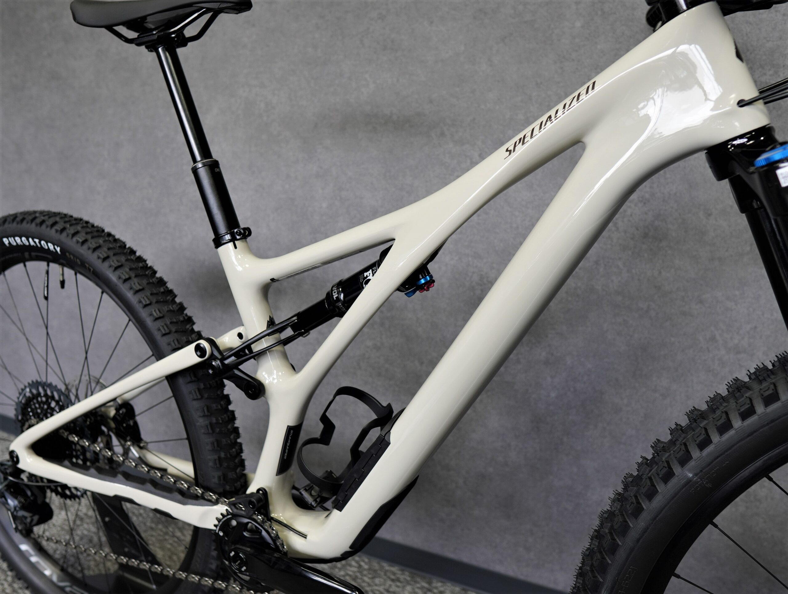 オールラウンドに遊べるカーボンフルサスMTB「STUMPJUMPER EXPERT