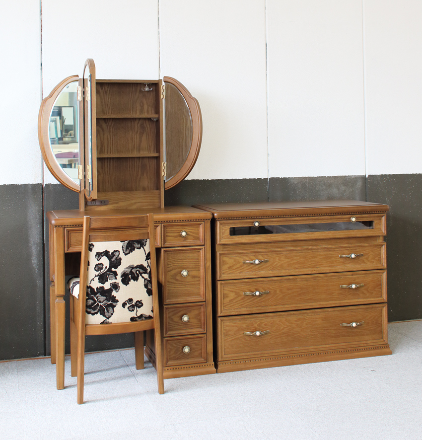 ナラ材クラシックドレッサー | 関本家具装芸ドレッサー/古材家具/IKP