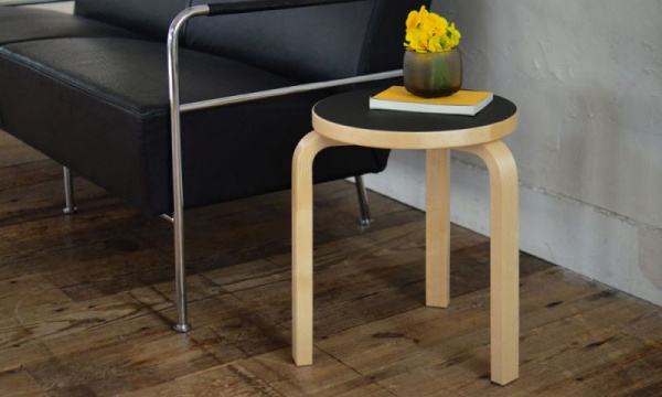 スツール60 / ブラックリノリウム 組立て無料Artek（アルテック