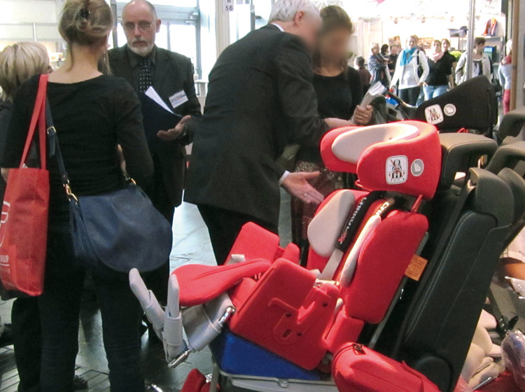 CARROT3 [障害児用チャイルドシート] | シーズ - 障害者のためのものづくり