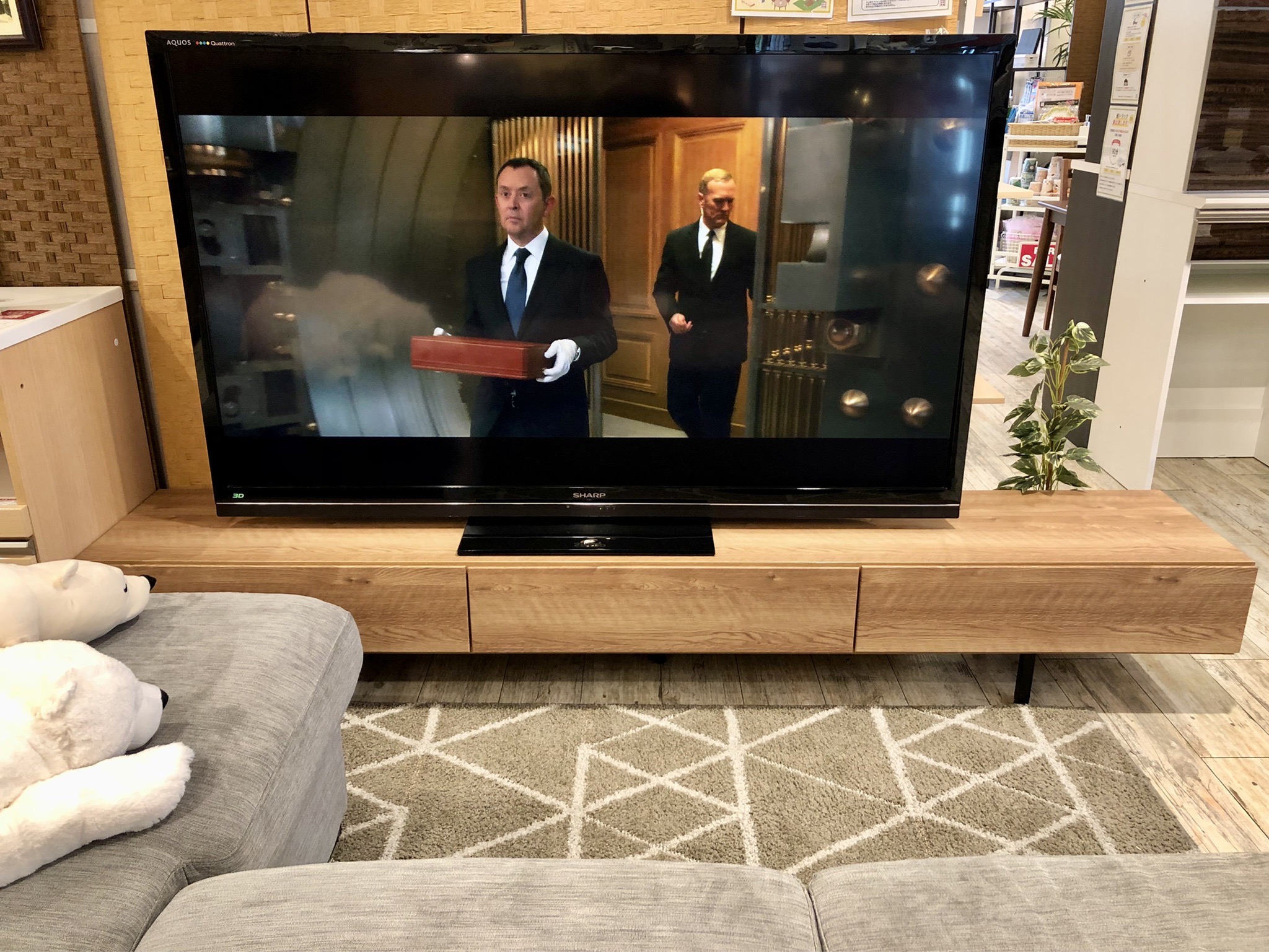 LOWYA 日本製 テレビボード W2400 脚付き ローボード 買取しました