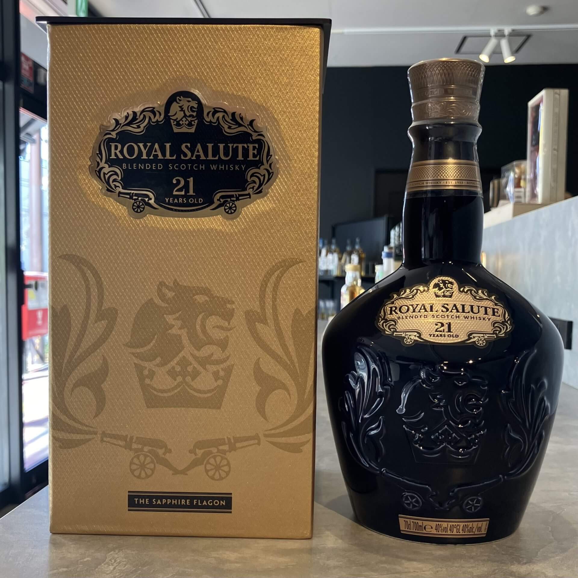 ロイヤル・サルート21年の定価は？特徴や種類、偽物の見分け方も紹介