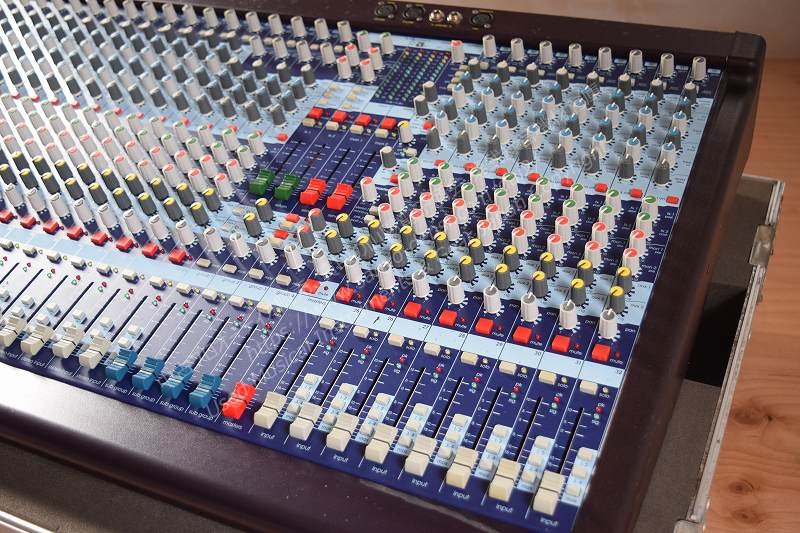 MIDAS VENICE 320】 ｜中古音響 32ch アナログミキサー 全国通信販売