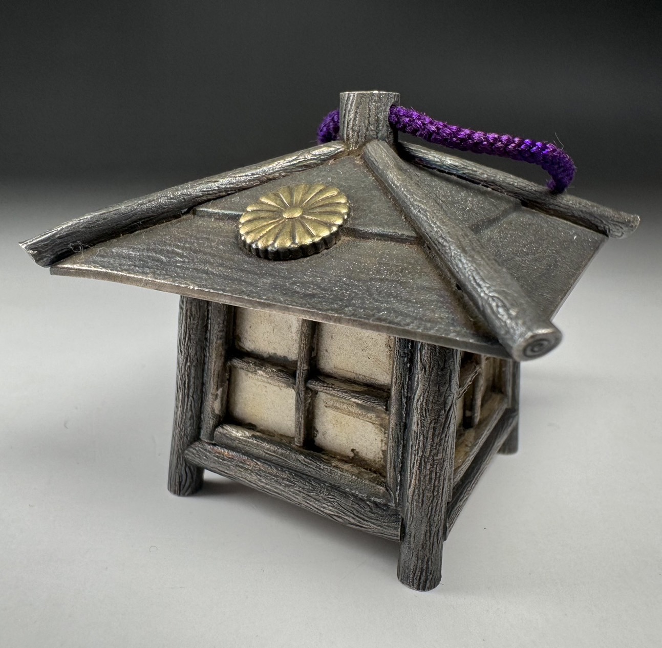 ボンボニエール 銀製 十六弁八重表菊紋 天皇家御下賜品 4点 | 新栄堂