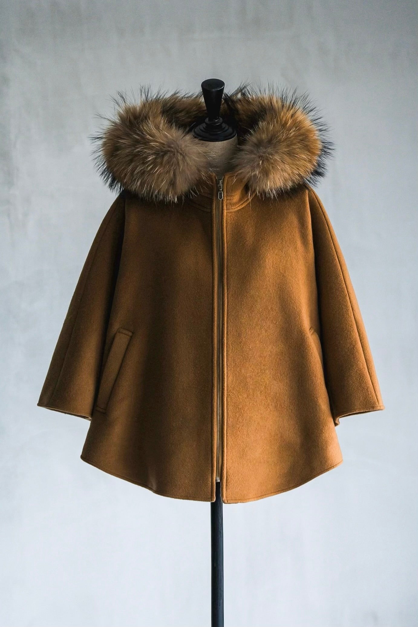 FOX fur cape coat – shéller / シェリエ