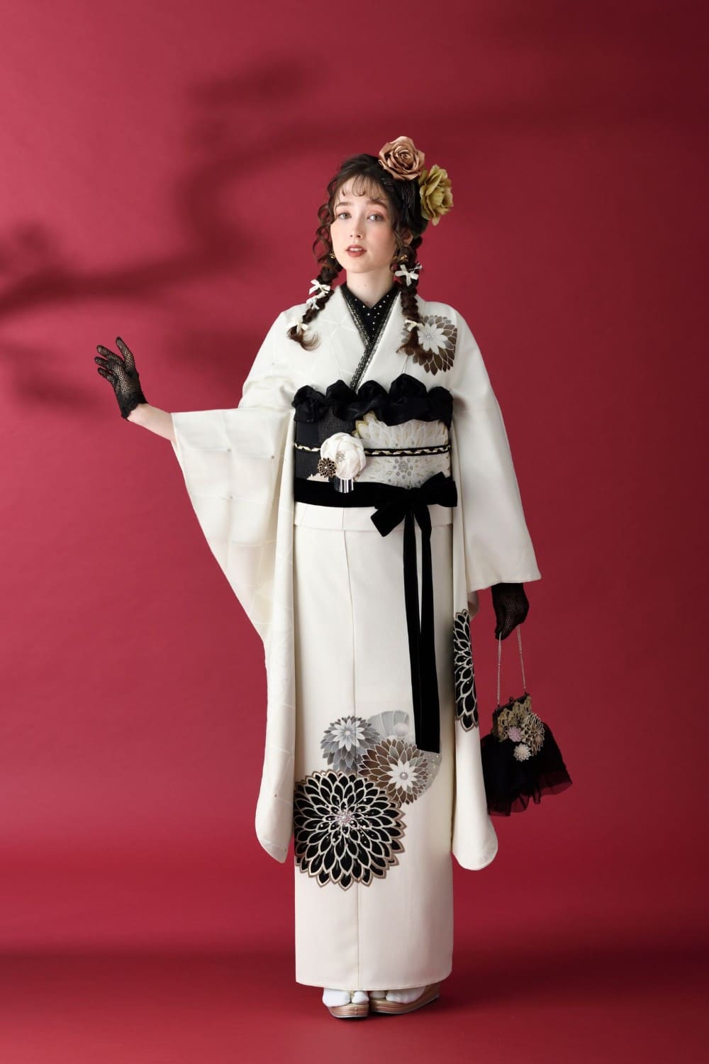 成人式はモノトーン振袖で大人っぽく！白・グレー・黒の振袖の最新