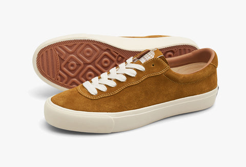 VM001 SUEDE LO - Golden Brown/ White D16 - styrus