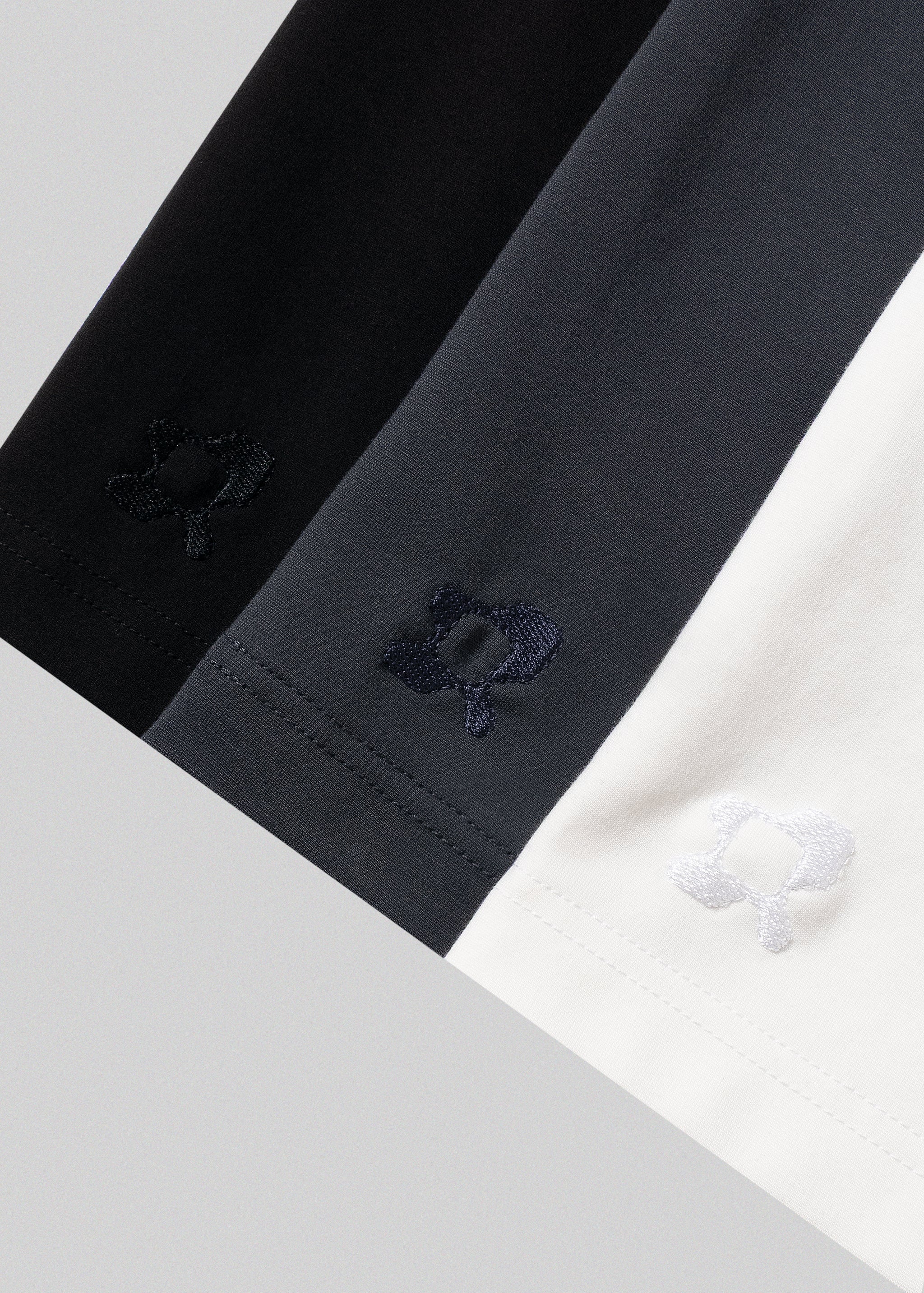 STRONG PACK TEE SHORT (WHITE)