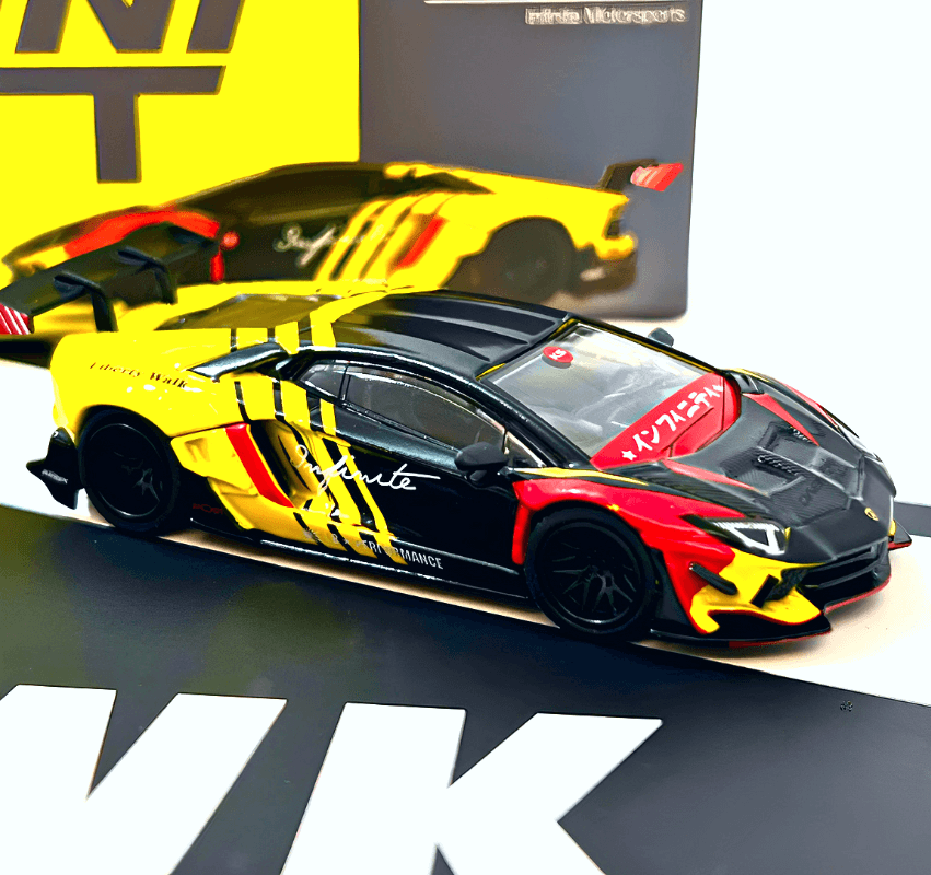 1/64スケール MINI GT「LB-WORKS ランボルギーニ・アヴェンタドール