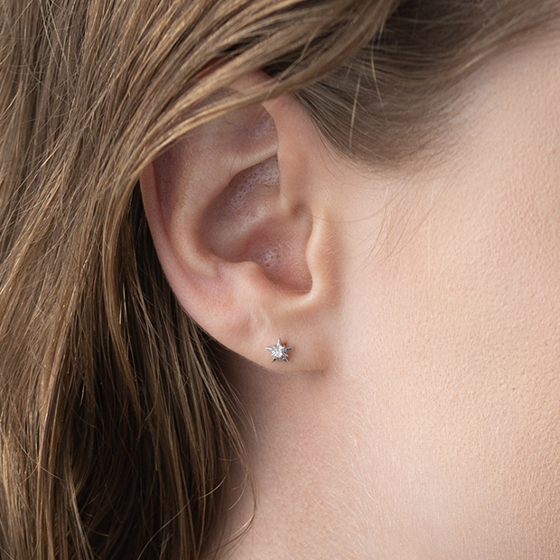 DIAMOND STAR PIERCED EARRINGS(2JP0933)K10 ピアス｜スタージュエリー