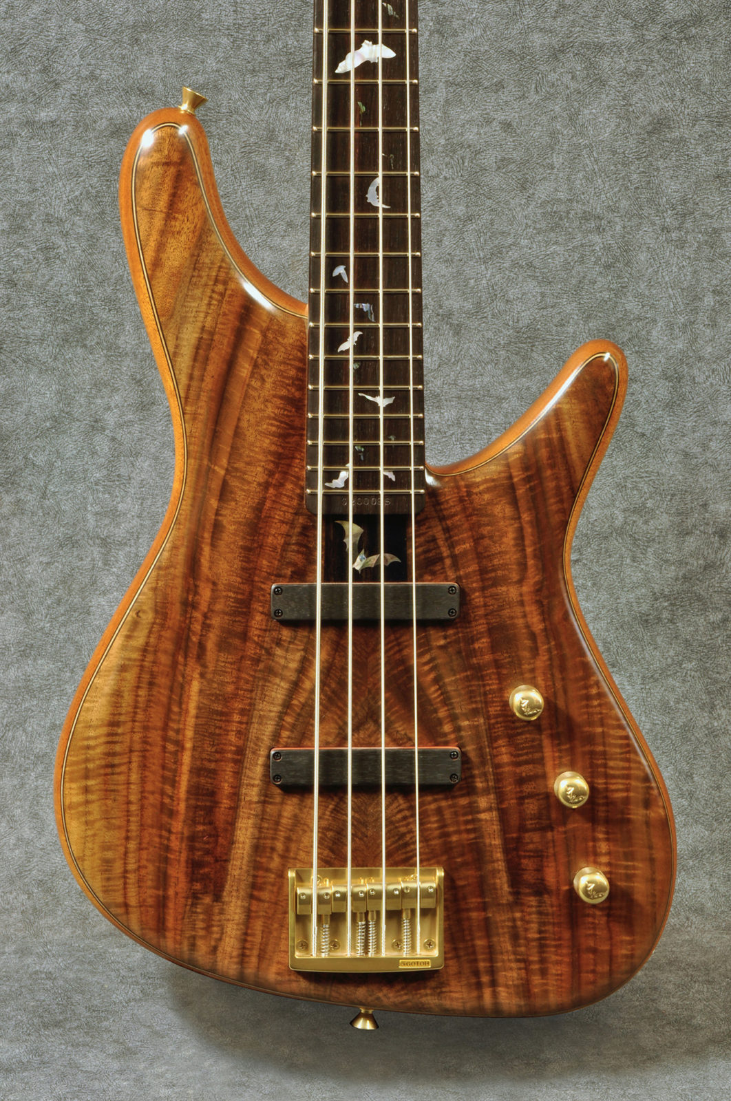 NB4 / Basses : Sugi Japan - Sugi Guitars / スギギター