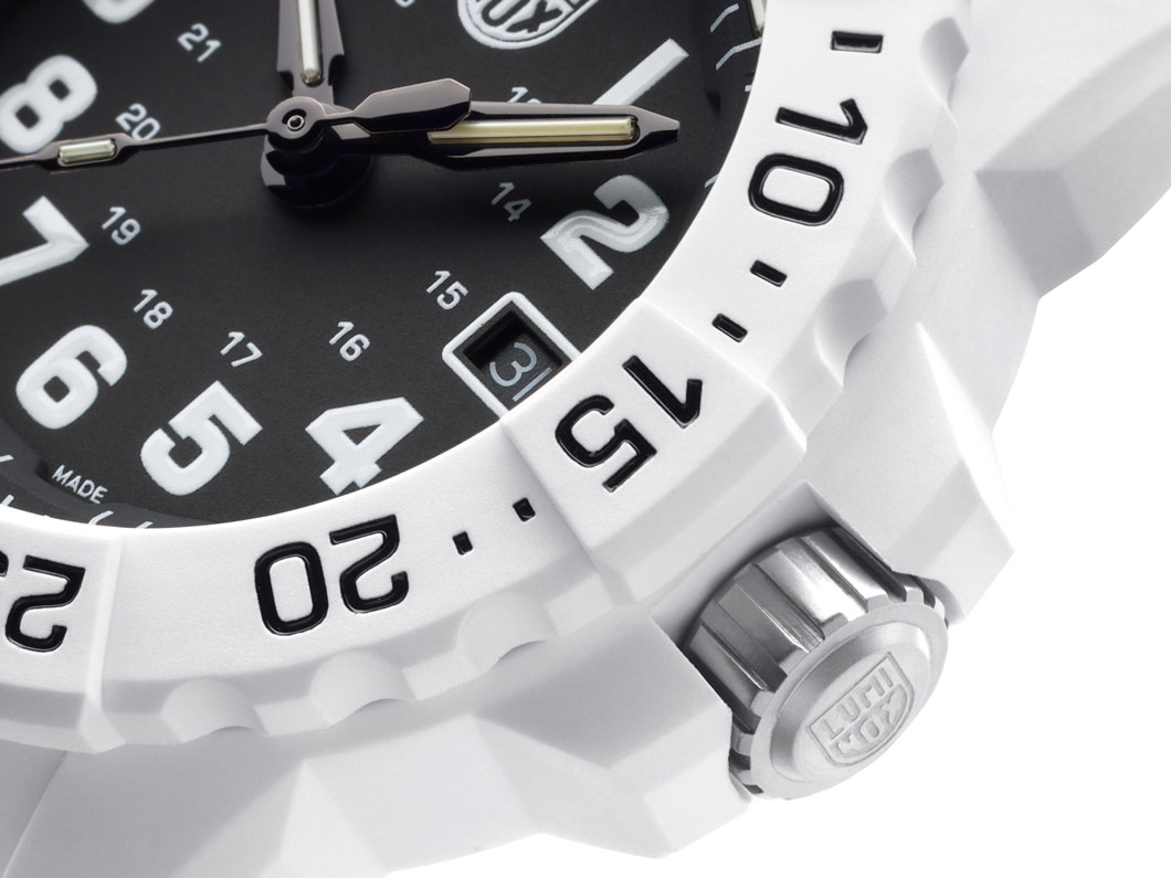 200m防水本格派ウオッチ【米国海軍特殊部隊御用達“ルミノックス”】雪山