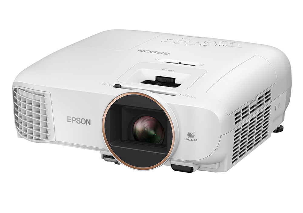 エプソン、従来機より明るさ/コントラストを向上させたホーム