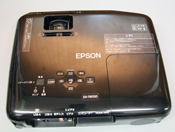 明るい100インチを手軽に実現＞エプソン新プロジェクター「EH-TW530