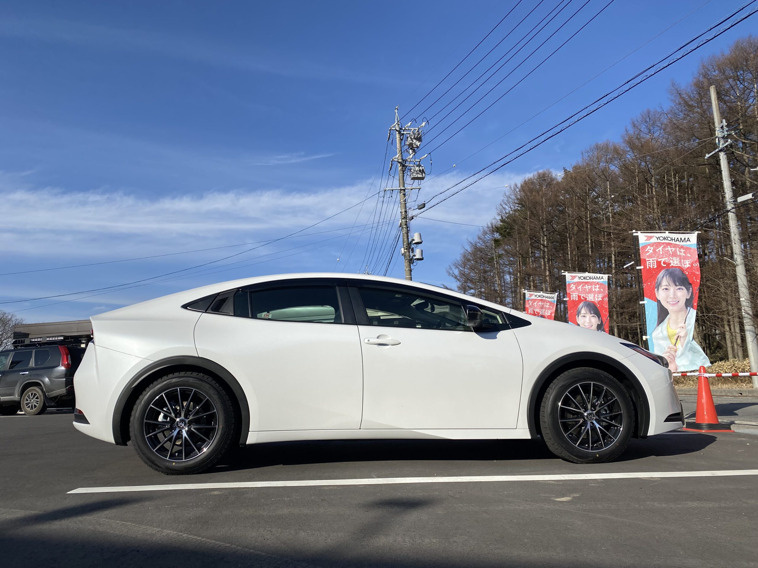 TOYOTA PRIUS（60型） | タイヤはピットイン