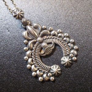 ナバホ Delbert・Gordon デルバート・ゴードン コンチョアップリケ