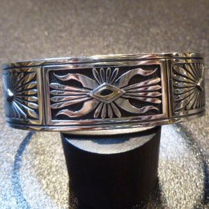 ナバホ Howard・Nelson ハワード・ネルソン サンバースト バングル