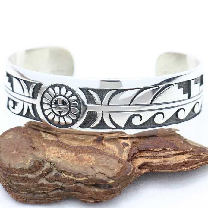 サンフェイスのおすすめバングル ホピ族アーティスト | インディアン