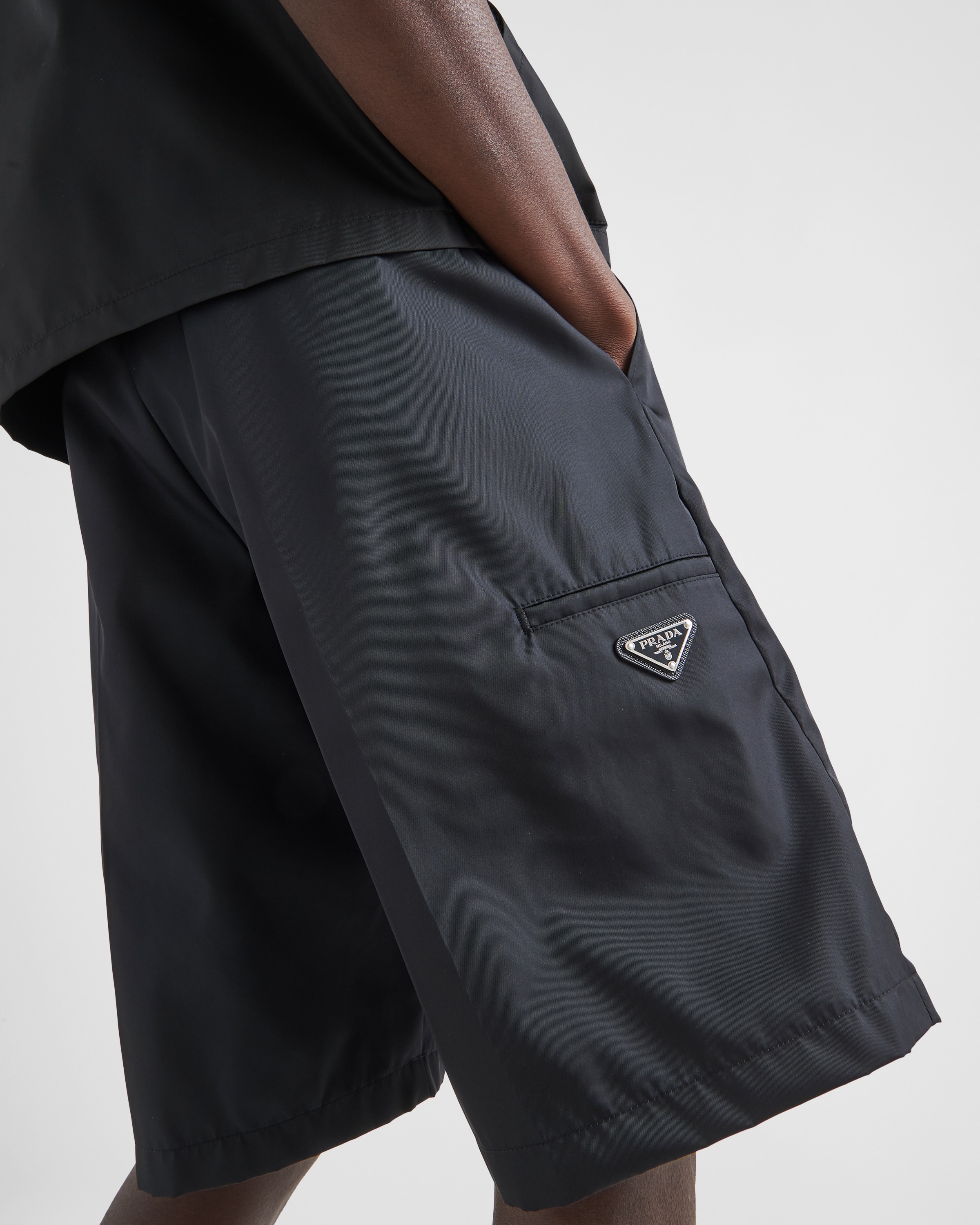 ブラック Re-nylon バミューダショーツ | PRADA