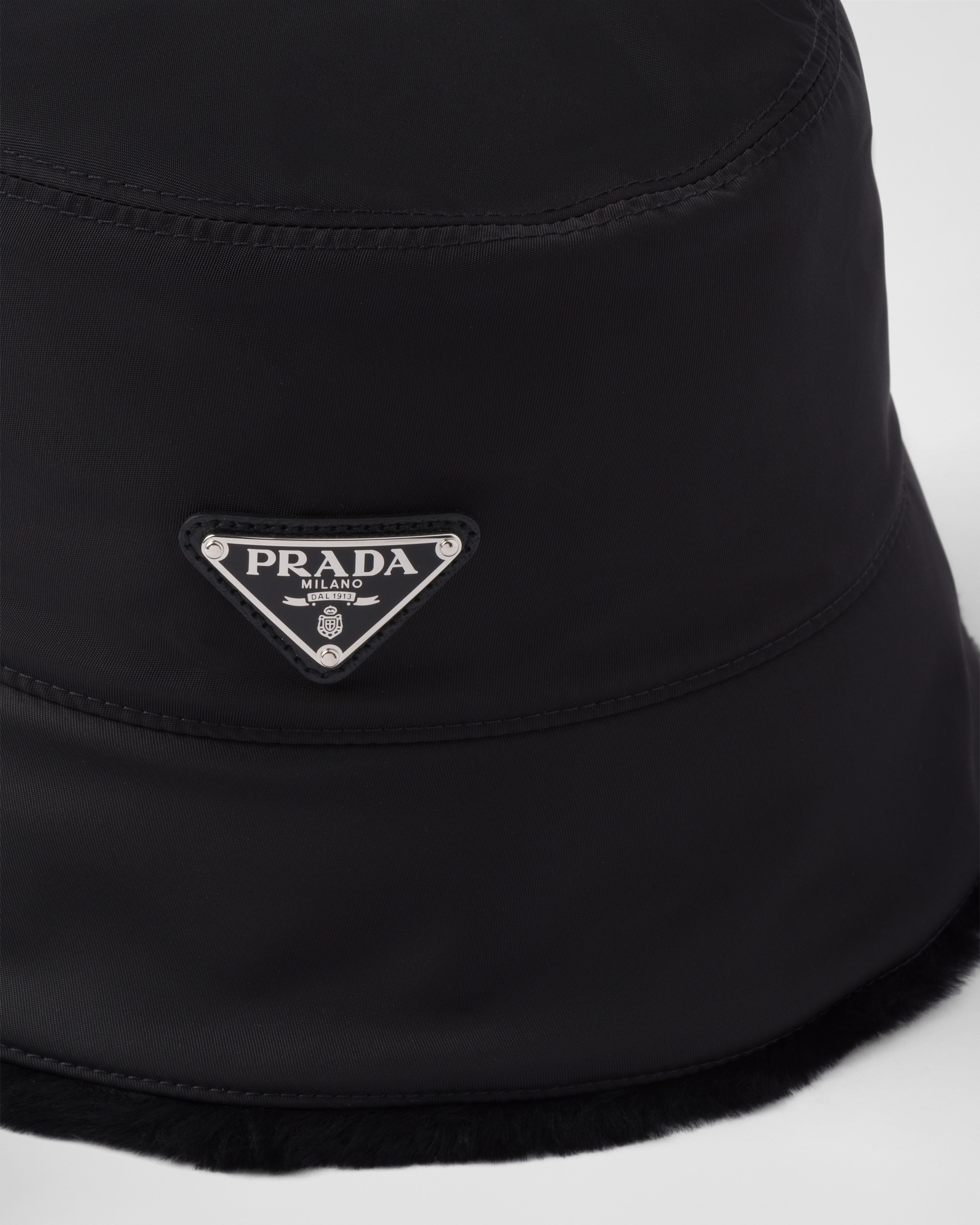 ブラック Re-nylon Xシアリング バケットハット | PRADA