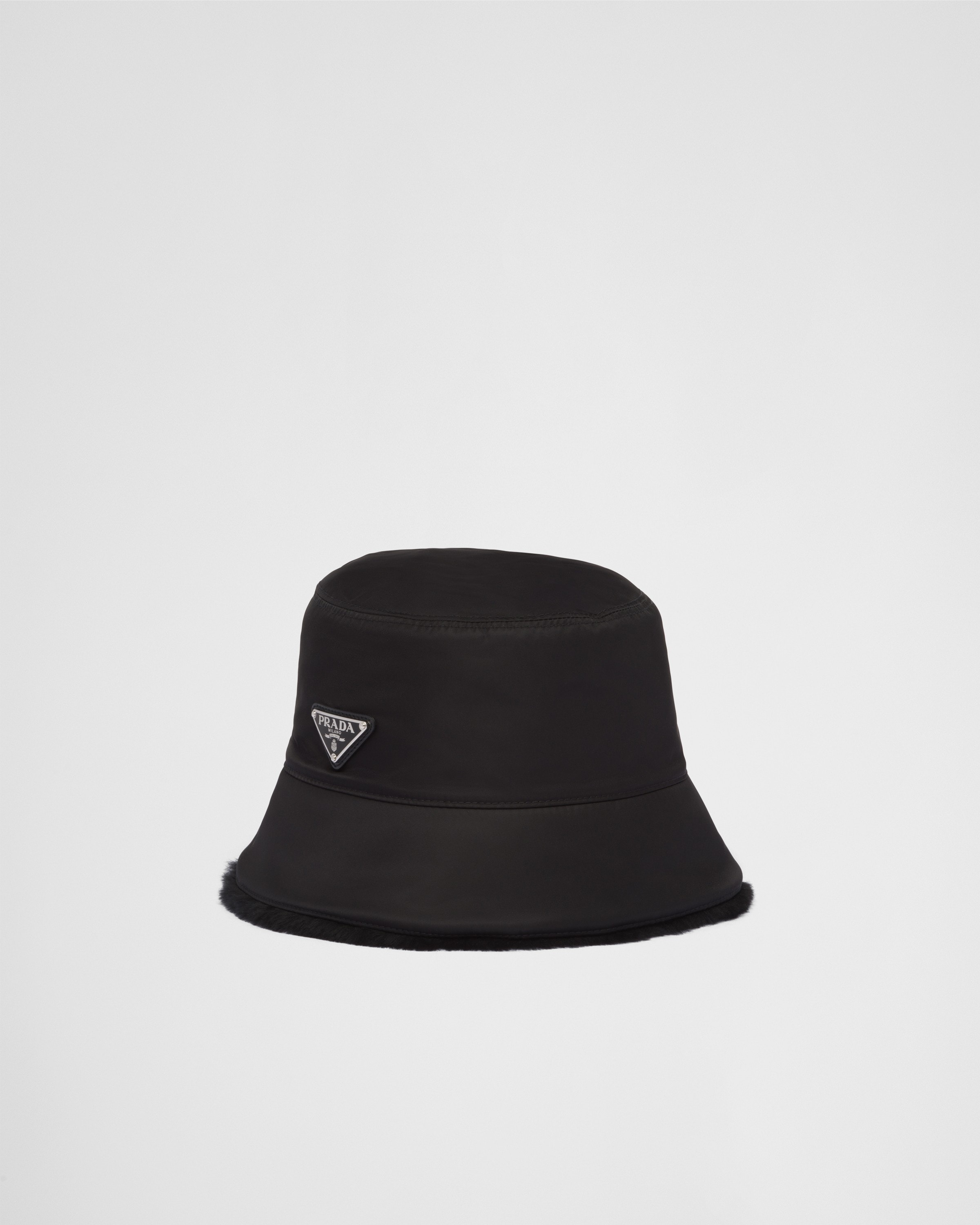 ブラック Re-nylon Xシアリング バケットハット | PRADA