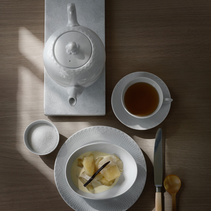 ホワイトフルーテッド ハーフレース ティーポット 1000ml|ロイヤル