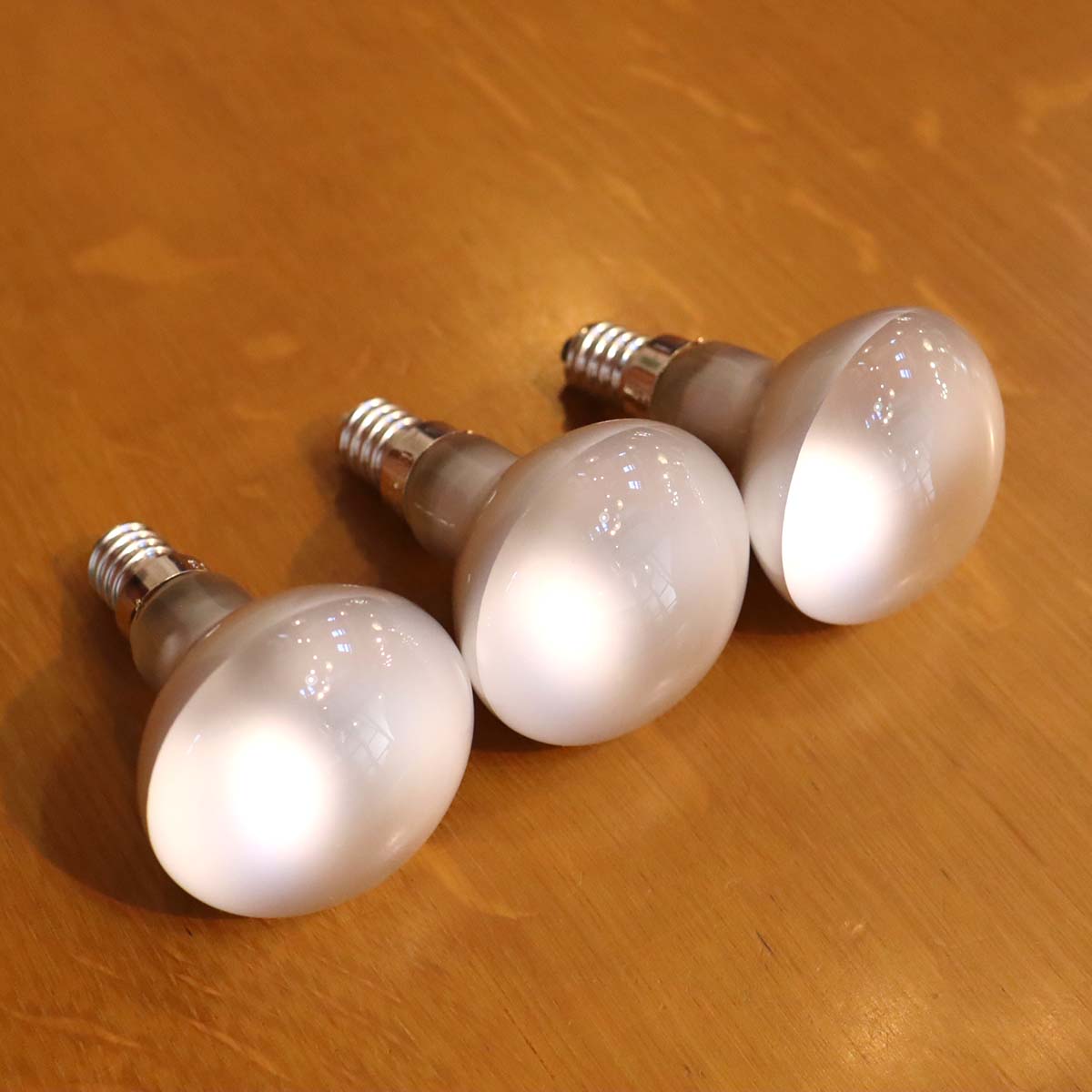 フロス/FLOS｜フーシア/FUCSIA ペンダントライト 3灯 アッキーレ