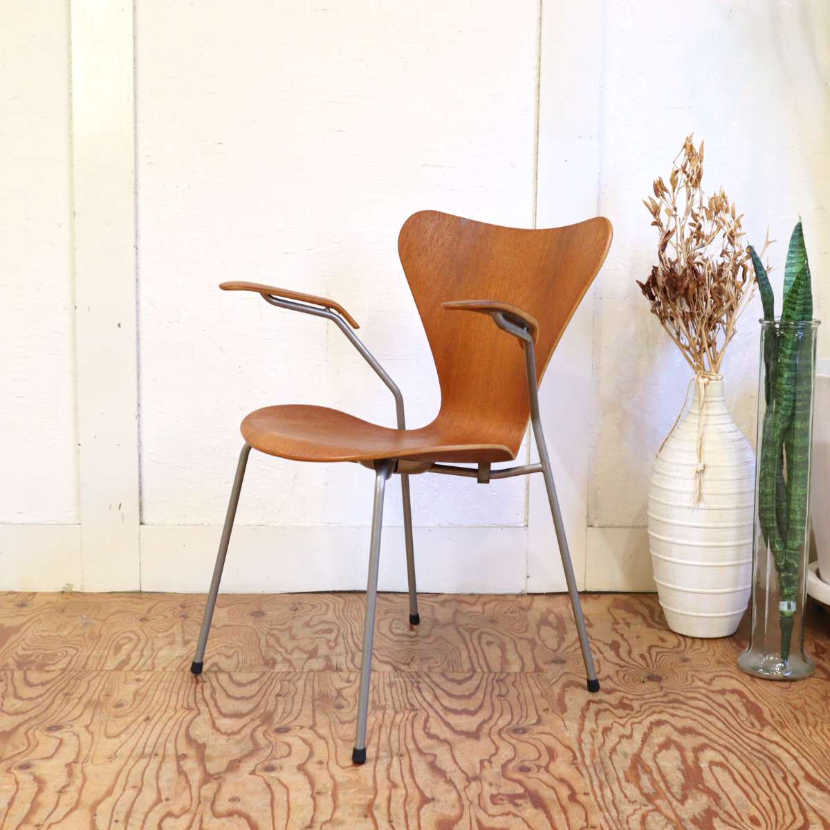 フリッツハンセン / FRITZ HANSEN セブンチェア アーム付き アルネ