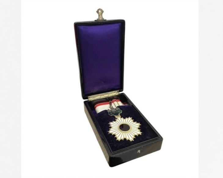 勲三等旭日中綬章 ｜骨董品買取 緑和堂