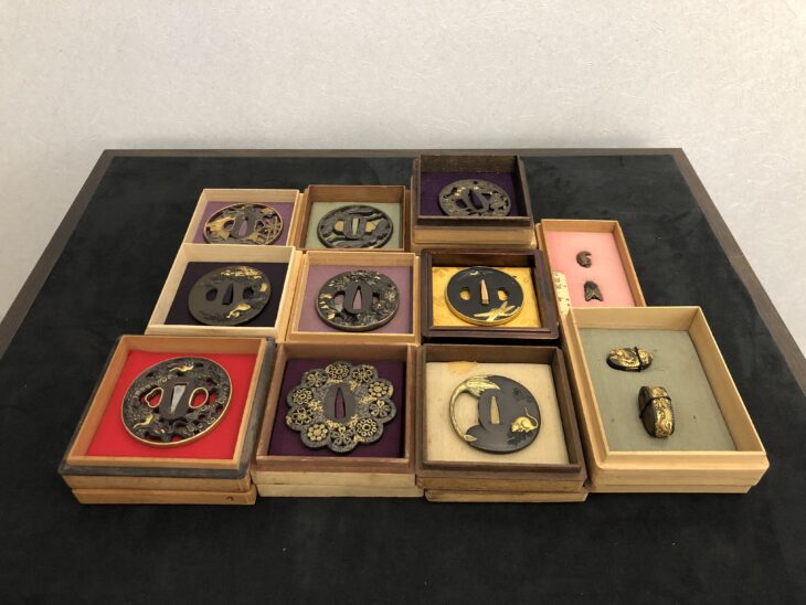 金銀象嵌入 刀装具一式(鍔、目貫 等) ｜骨董品買取 緑和堂