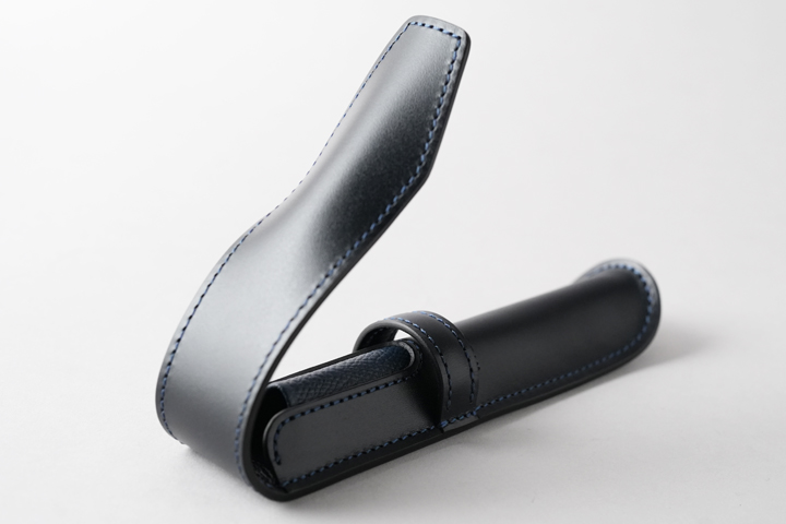 ロイドヴァッシュを使用した革小物シリーズについてのお話 | WILDSWANS