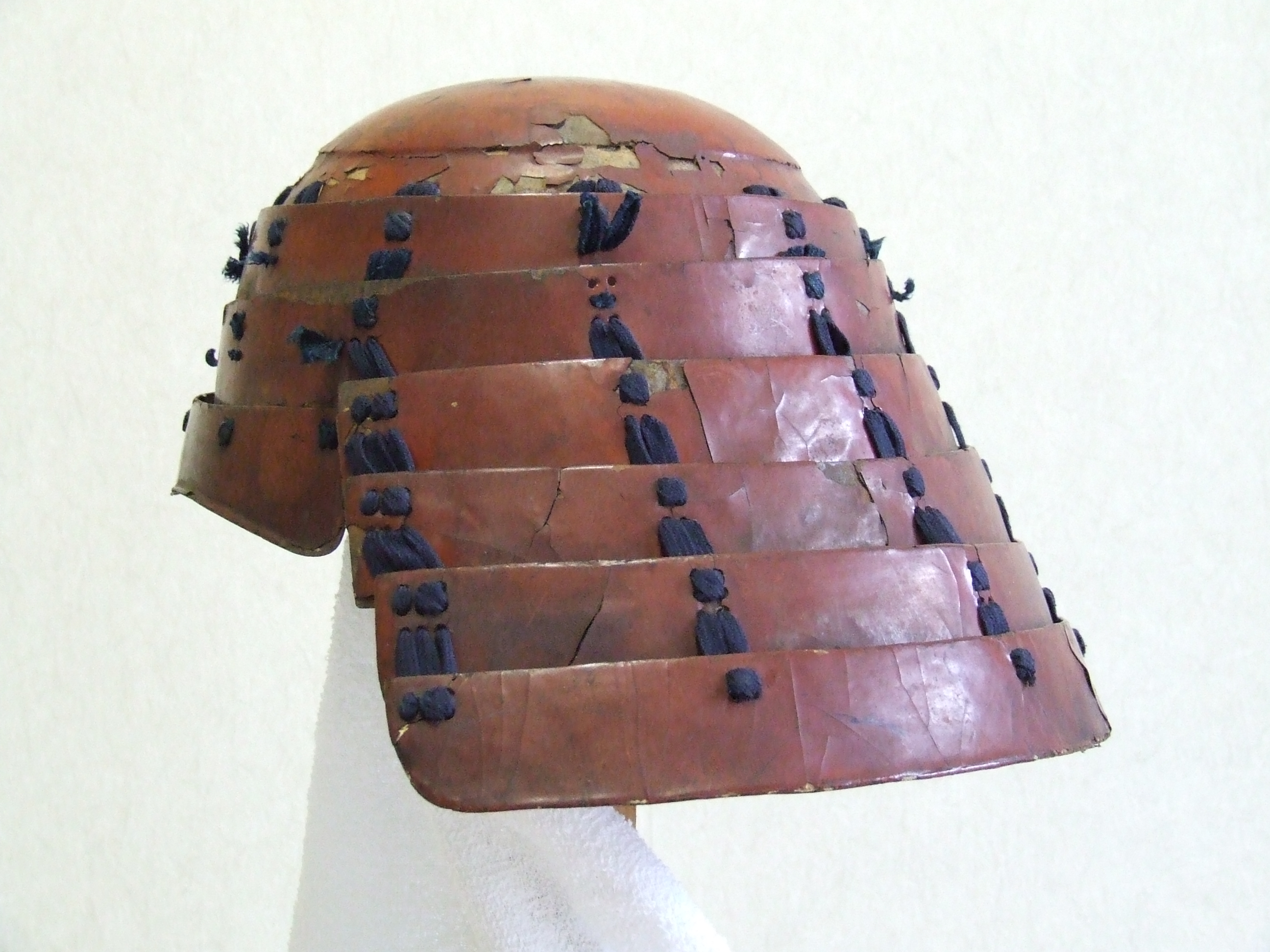 甘楽町 | 赤漆塗提灯形兜（あかうるしぬり ちょうちんなり かぶと）