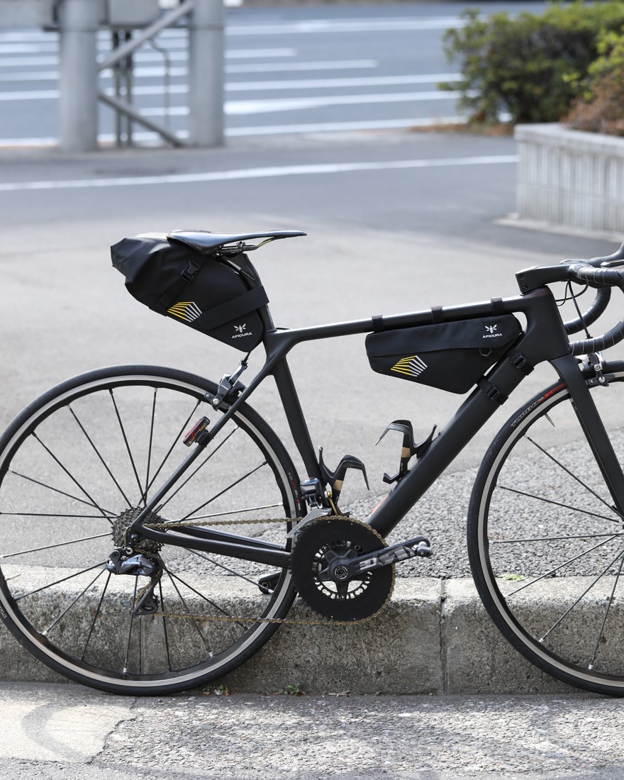 サドルバッグ【RACING SADDLE PACK 5L】｜APIDURA（アピデュラ