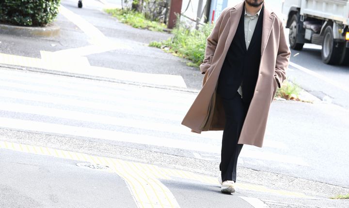 カシミヤ入りの、チェスター羽織って悦に入る。｜TOKYOlife