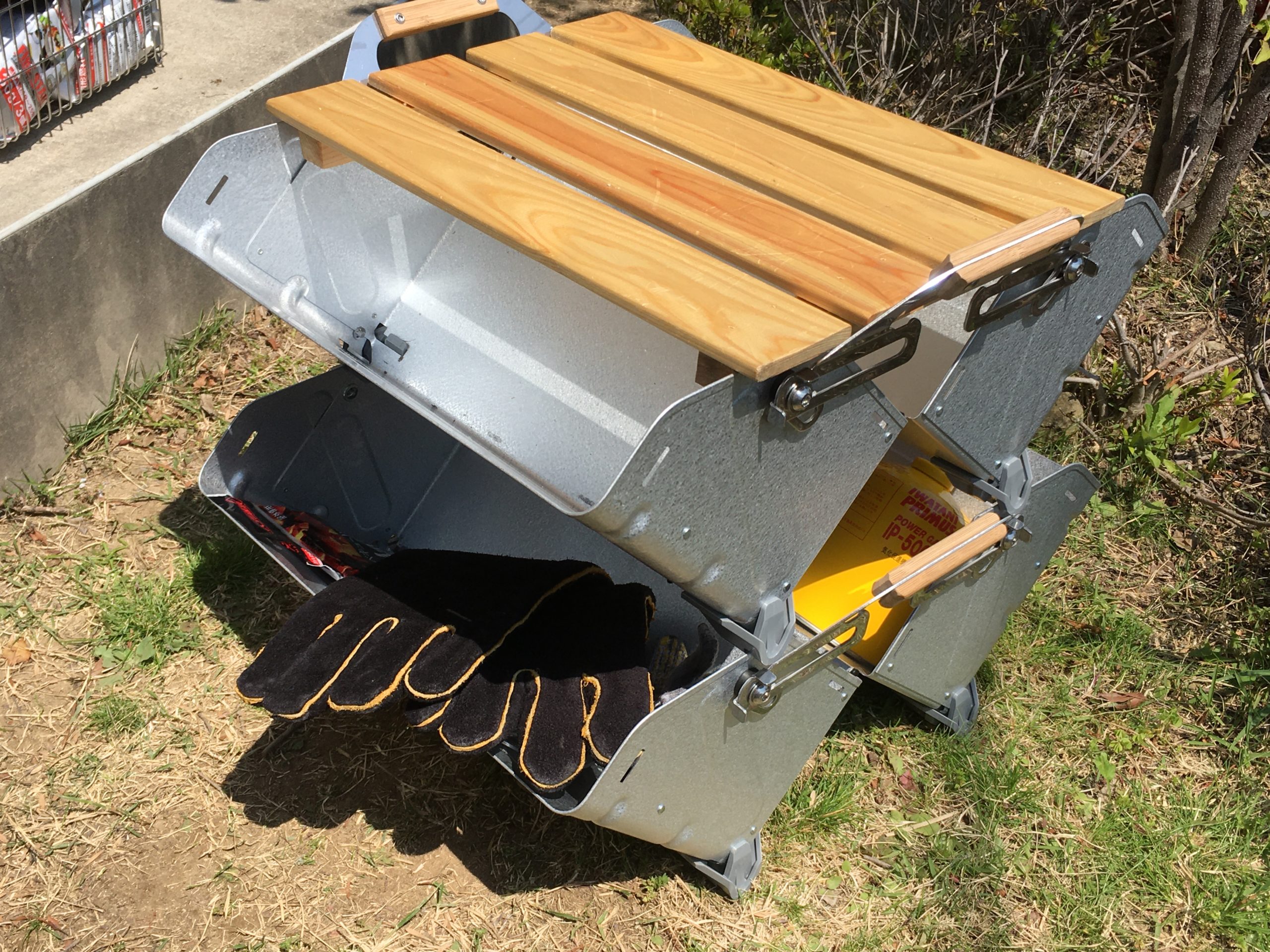 シェルフコンテナの天板を紹介します。我が家は、2通りの天板を