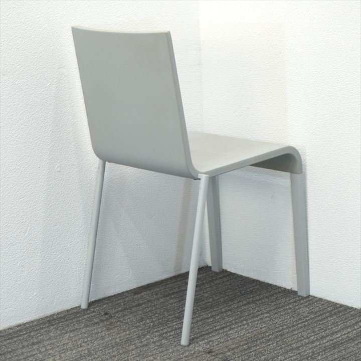 ヴィトラ .03(ゼロスリー) スタッキングチェア グレー 特価品- 中古