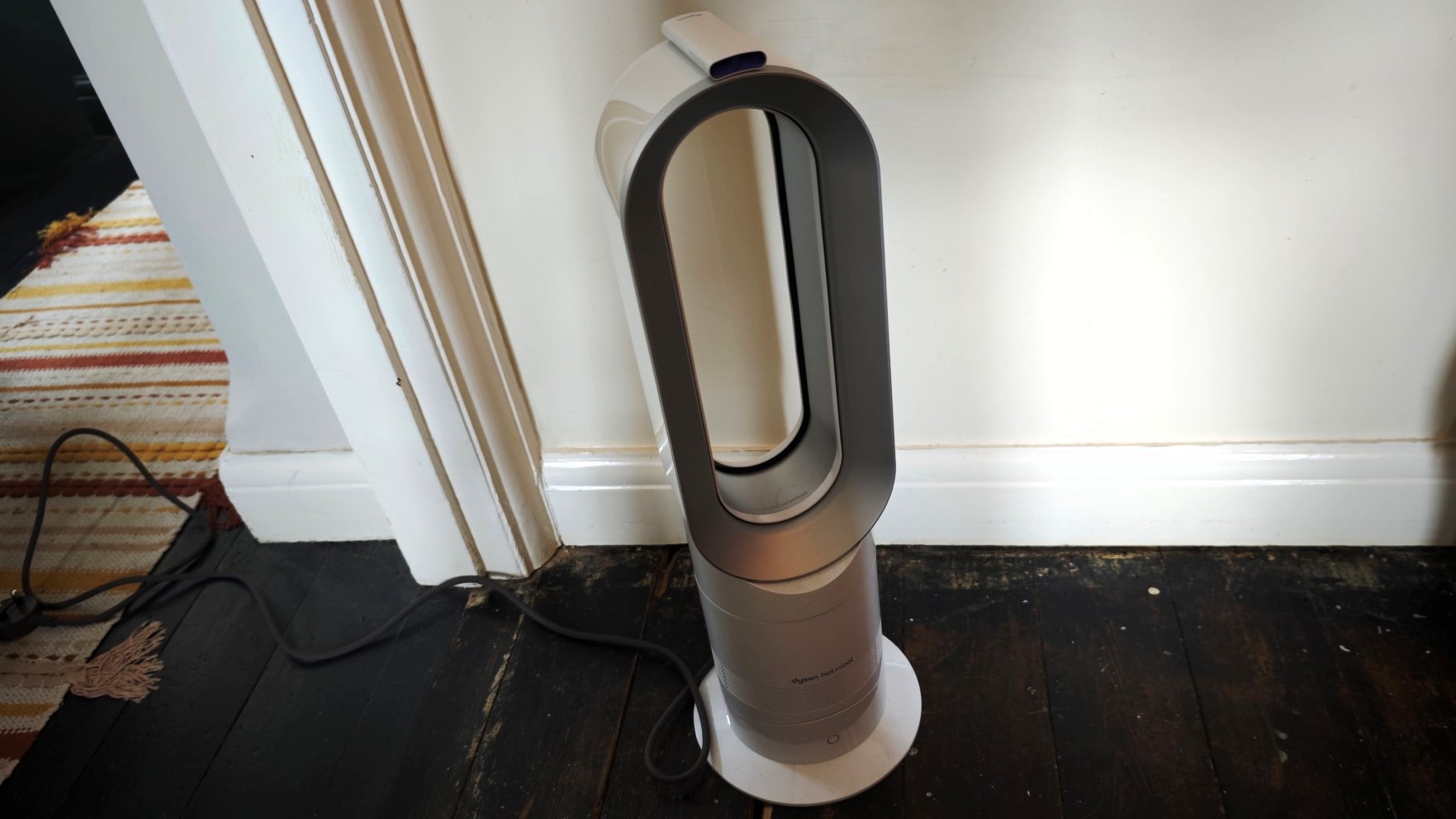 Dyson Hot+Cool Jet Focus AM09 Review: Compact & Competent - Tech