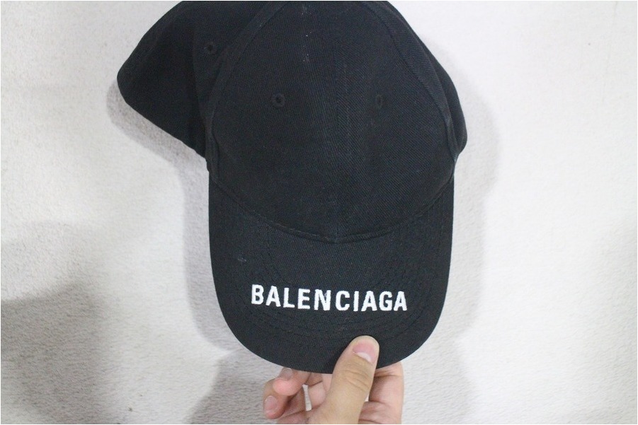BALENCIAGA/バレンシアガ】19SS!!ロゴの入ったキャップをご紹介