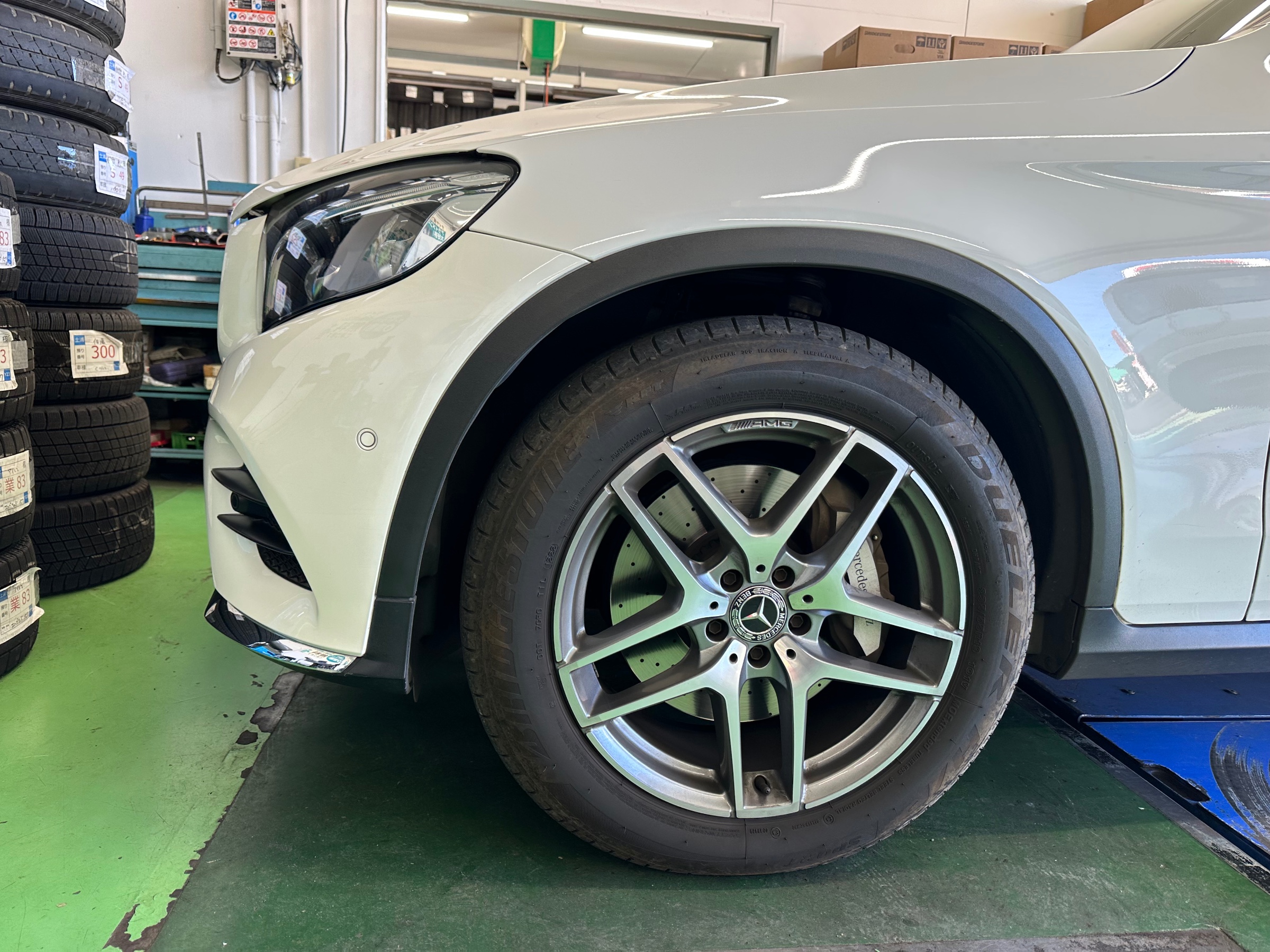 メルセデスベンツ・GLC220d】スタッドレスタイヤホイールセット取付