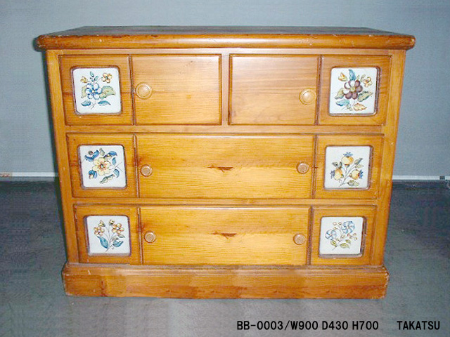パイン材花柄タイル入りチェスト – 高津装飾美術株式会社
