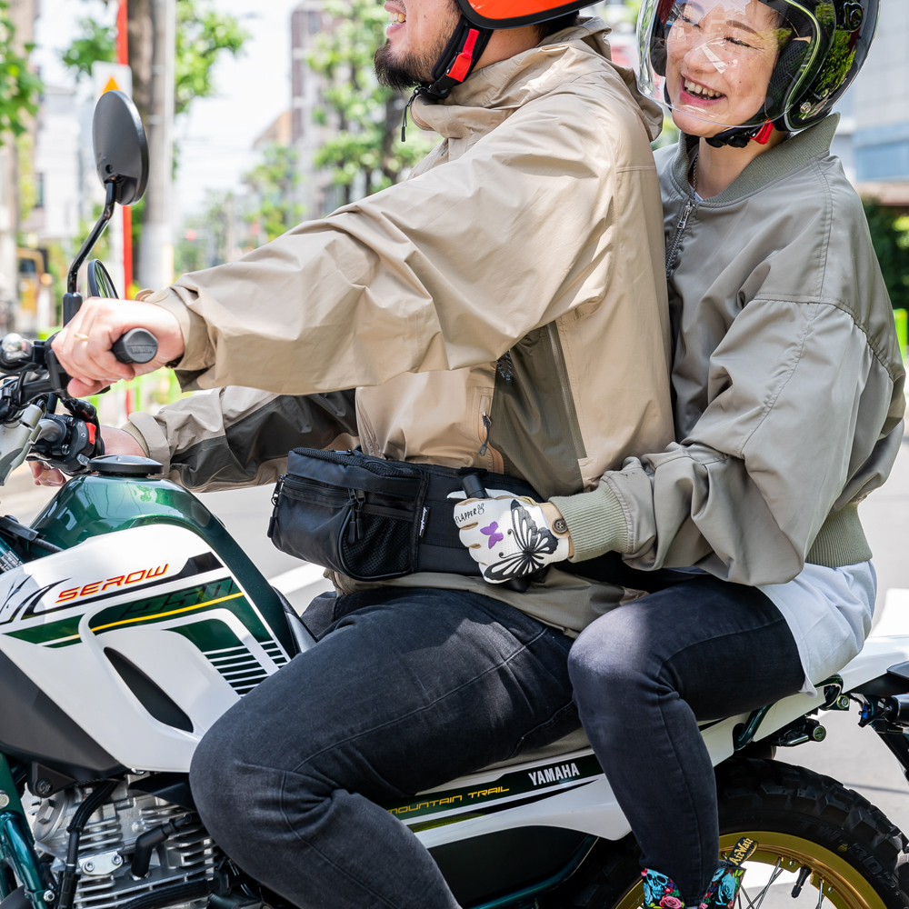 親子、恋人とのタンデムもより安全に！収納力も抜群“タンデムバッグ”が