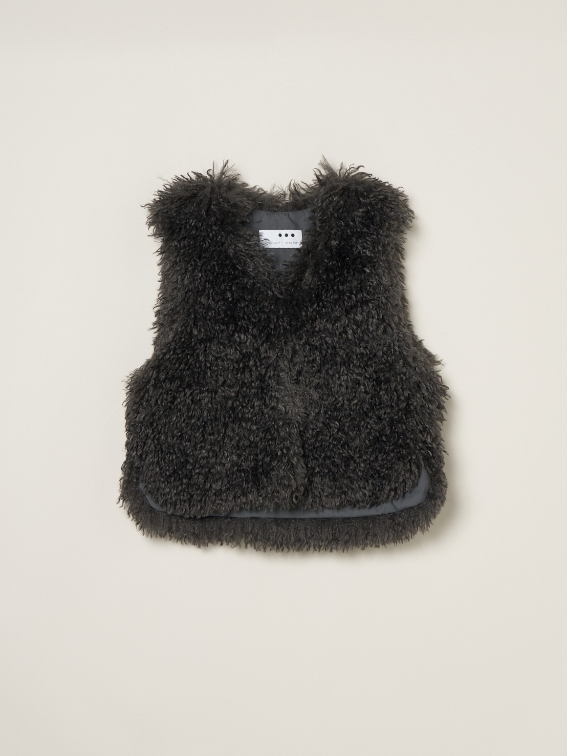 Wavy fur short gilet｜スリードッツ オフィシャルオンラインショップ