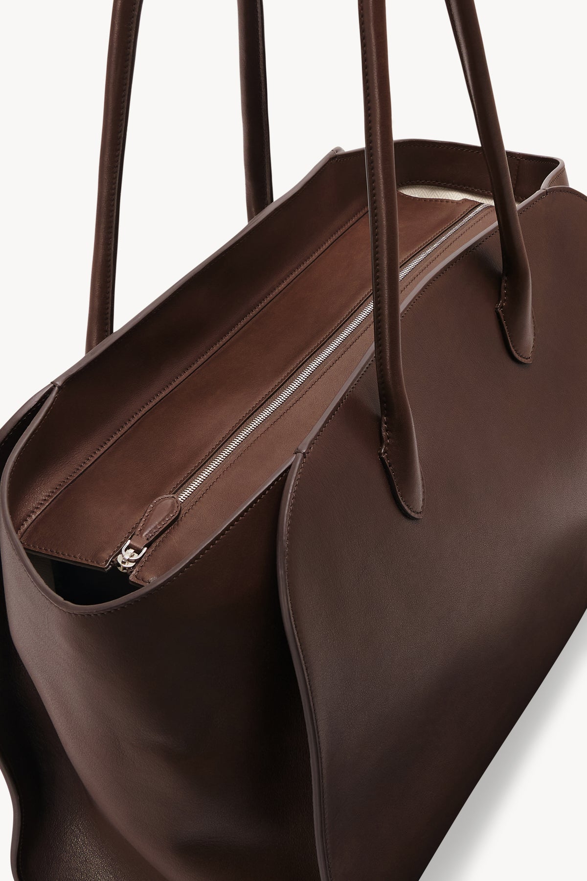 Marlo 17 Bag Brown – The Row