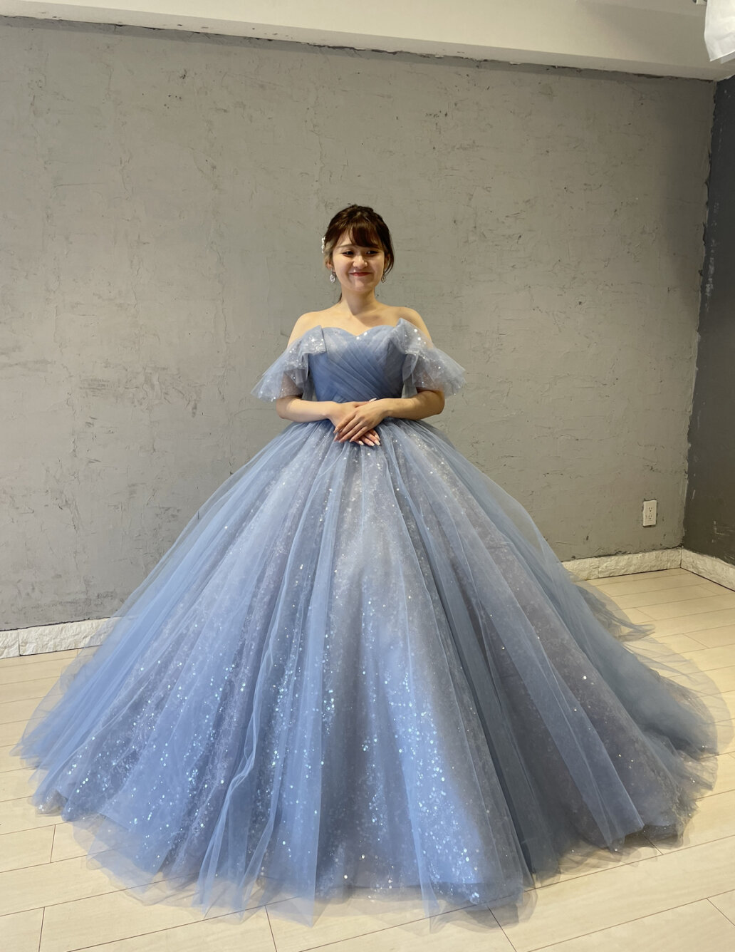 キラキラオフショルダードレス【レオ】のご紹介♪ | ウェディング