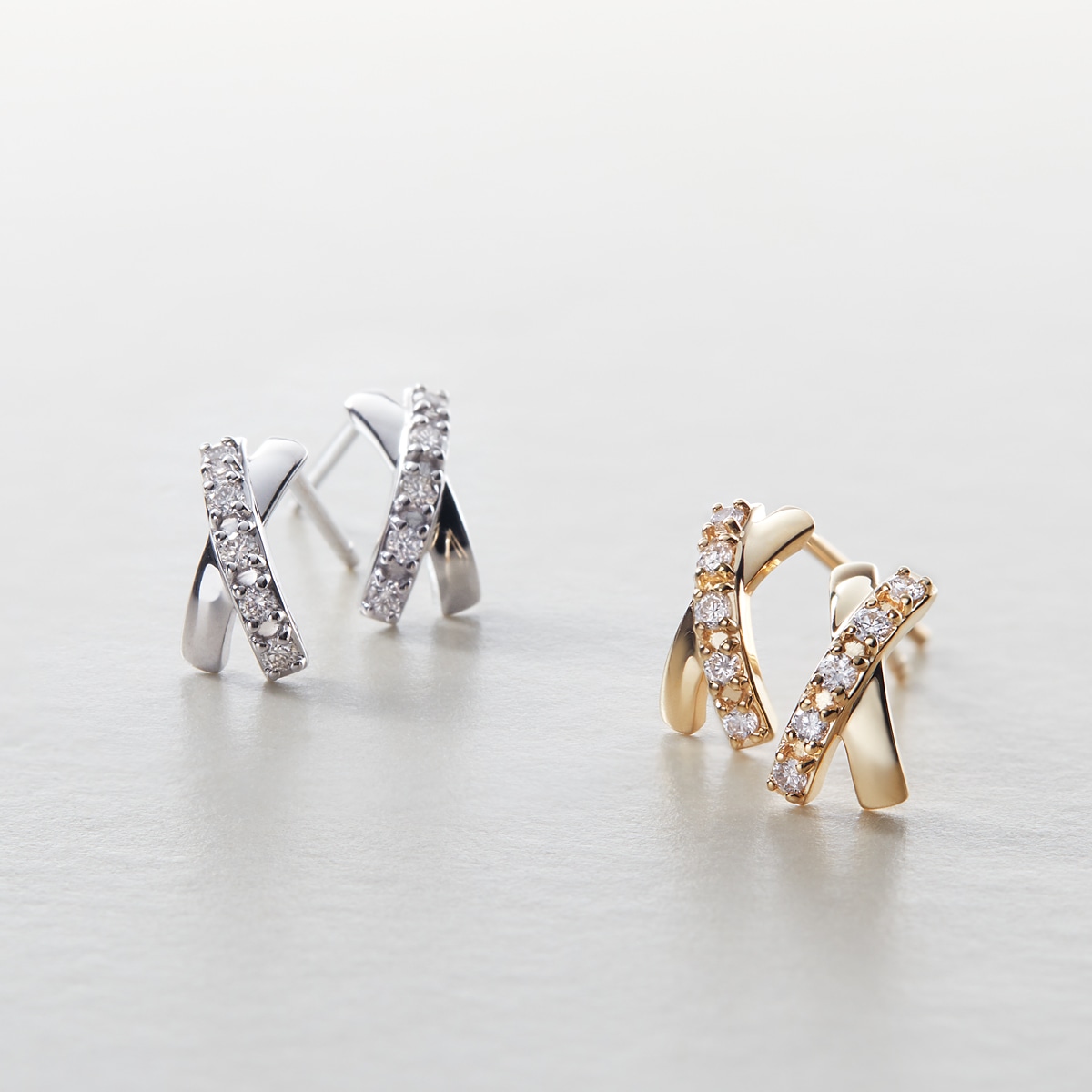 K10ホワイトゴールドダイヤモンドピアス(RPE256-003)|TSUTSUMI