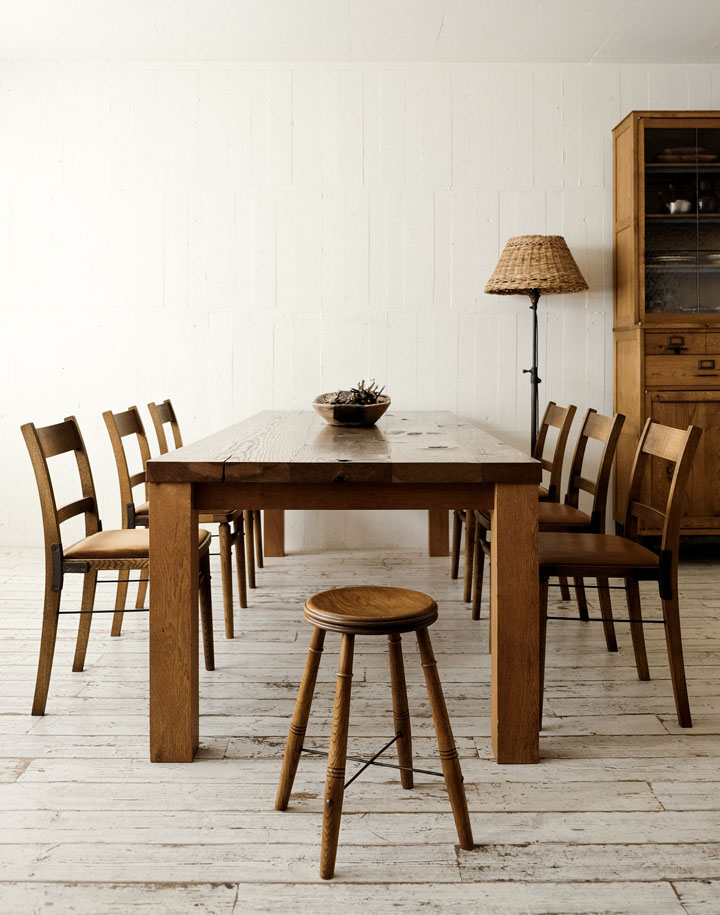 OAK TABLE | TRUCK / S.T,N.E.