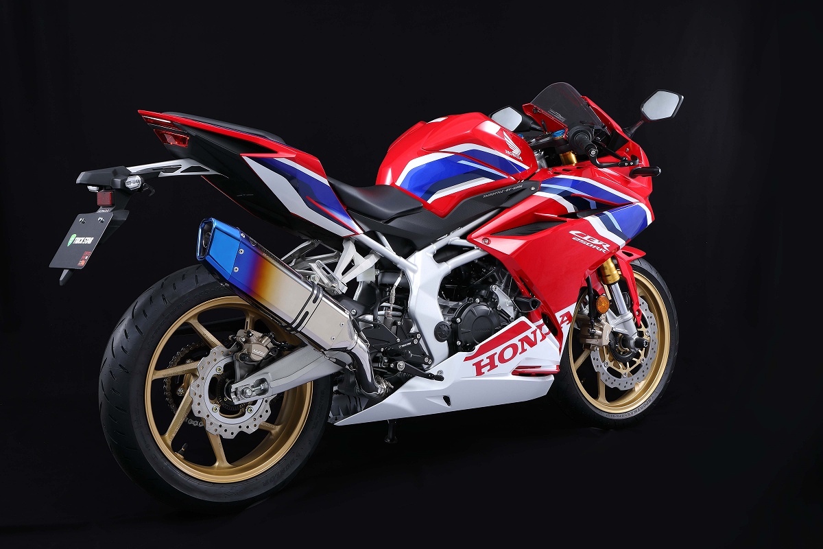 CBR250RR(23) 政府認証スリップオンマフラー IKAZUCHI | TRICK STAR